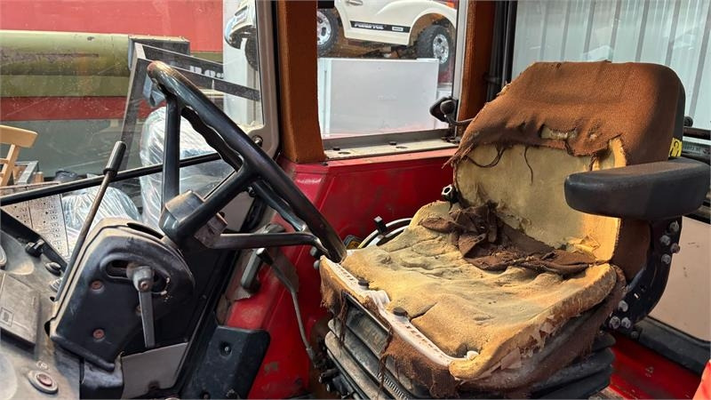 Massey Ferguson 699  - Tracteur agricole: photos 5 Massey Ferguson 699  - Tracteur agricole: photos 5