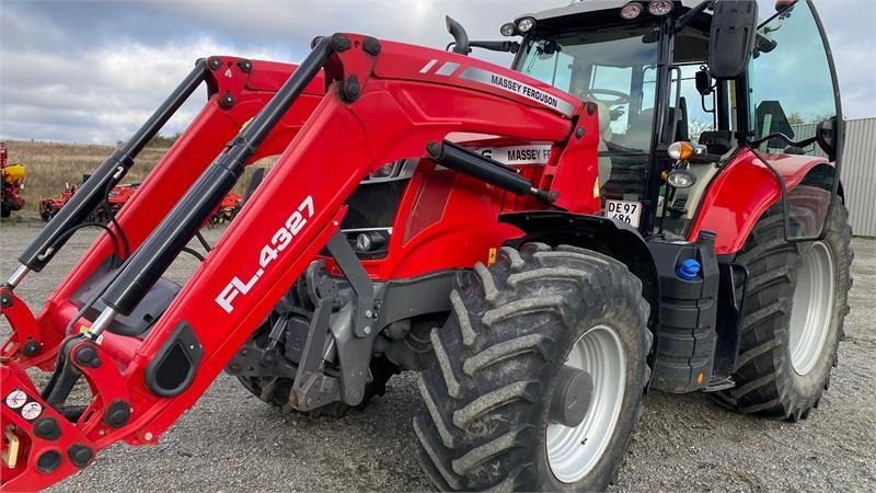 Massey Ferguson 7718S Dyna 6 Efficient inkl. FL4327 Frontlæsser  - Tracteur agricole: photos 1 Massey Ferguson 7718S Dyna 6 Efficient inkl. FL4327 Frontlæsser  - Tracteur agricole: photos 1
