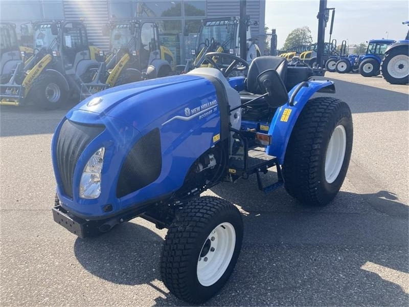 New Holland BOOMER 35 HST - Tracteur communal: photos 3 New Holland BOOMER 35 HST - Tracteur communal: photos 3