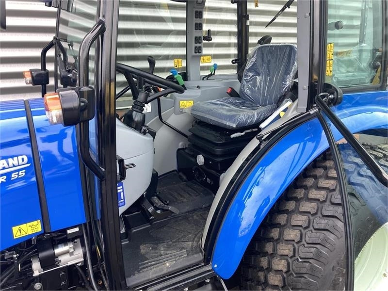 New Holland Boomer 55 - Tracteur communal: photos 4 New Holland Boomer 55 - Tracteur communal: photos 4