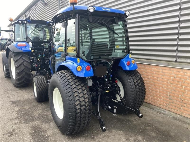 New Holland Boomer 55 - Tracteur communal: photos 2 New Holland Boomer 55 - Tracteur communal: photos 2