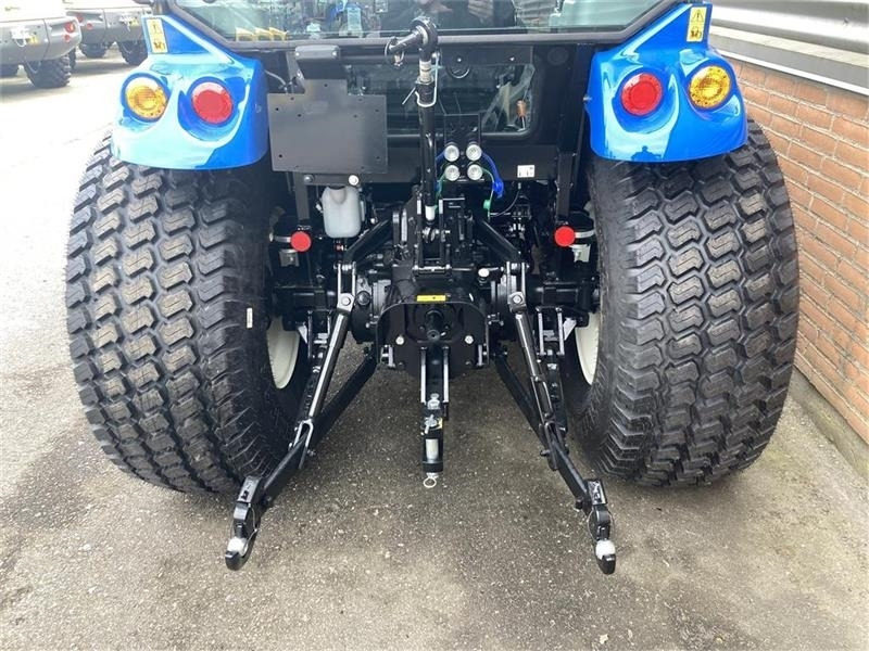 New Holland Boomer 55 - Tracteur communal: photos 3 New Holland Boomer 55 - Tracteur communal: photos 3