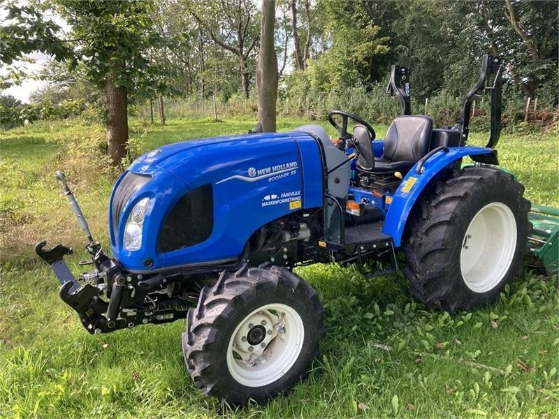 New Holland Boomer 55 HST med frontlift - Tracteur communal: photos 1 New Holland Boomer 55 HST med frontlift - Tracteur communal: photos 1
