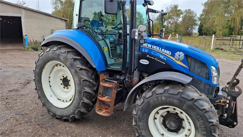 New Holland T5.115 EC - Tracteur agricole: photos 2 New Holland T5.115 EC - Tracteur agricole: photos 2