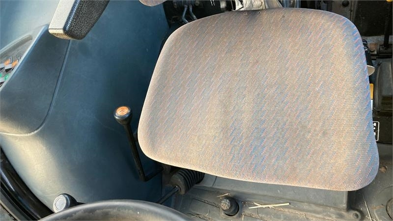 New Holland TD90D - Tracteur agricole: photos 5 New Holland TD90D - Tracteur agricole: photos 5