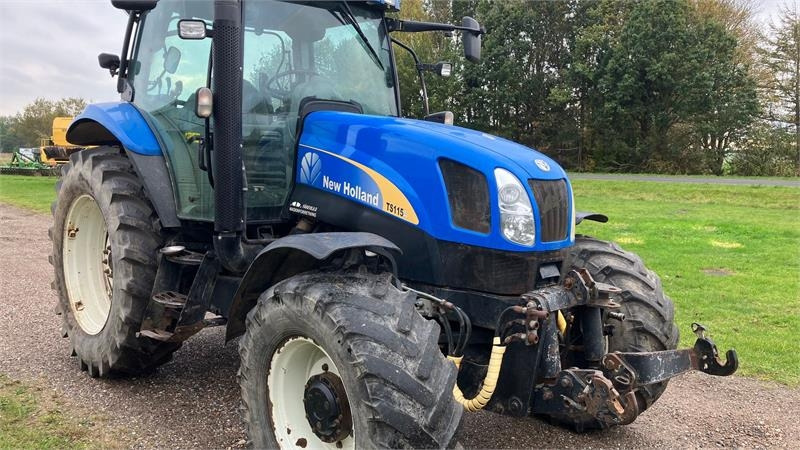 New Holland TS 115 A - Tracteur agricole: photos 2 New Holland TS 115 A - Tracteur agricole: photos 2