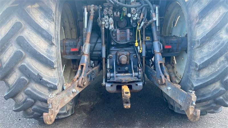 New Holland TS115 - Tracteur agricole: photos 4 New Holland TS115 - Tracteur agricole: photos 4