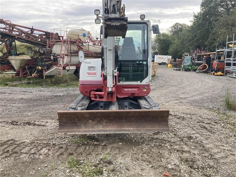 Takeuchi TB260 - Mini pelle: photos 4 Takeuchi TB260 - Mini pelle: photos 4