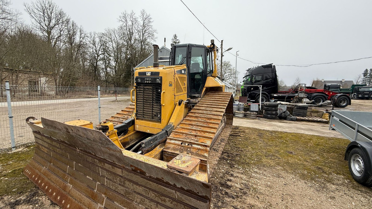 CAT D6N LGP - Bulldozer: photos 1 CAT D6N LGP - Bulldozer: photos 1