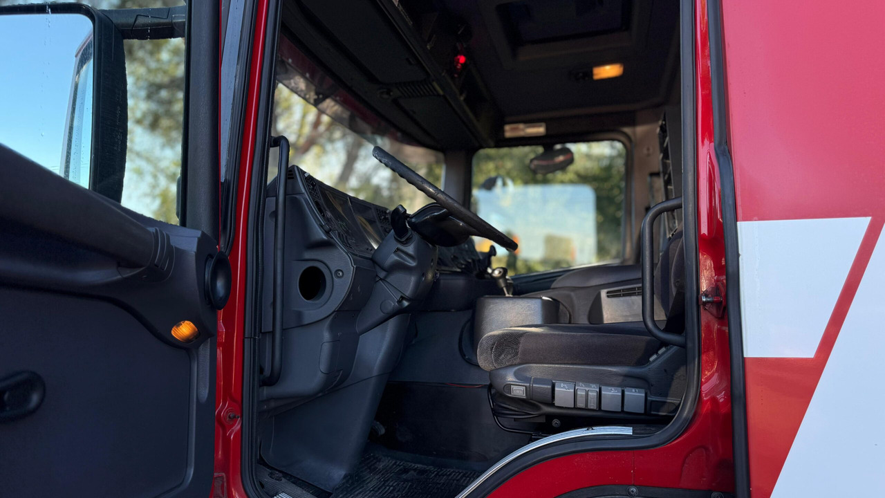 Camion de pompier SCANIA P94: photos 11