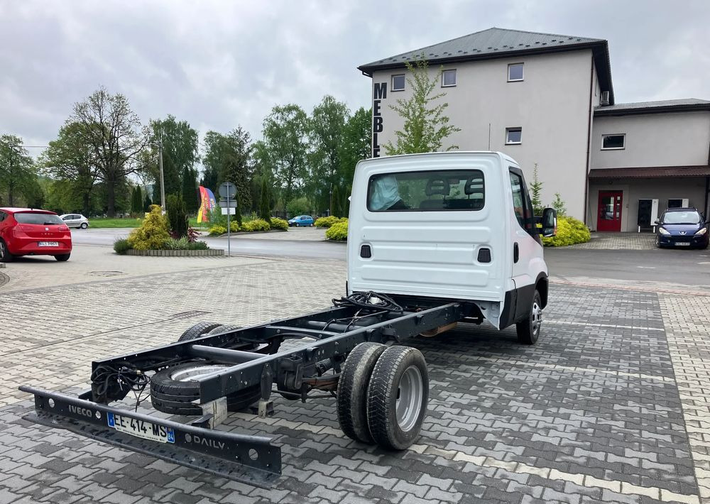 Iveco DAILY 35C13 ramo do zabudowy kiper wywrotka - Châssis cabine: photos 3 Iveco DAILY 35C13 ramo do zabudowy kiper wywrotka - Châssis cabine: photos 3