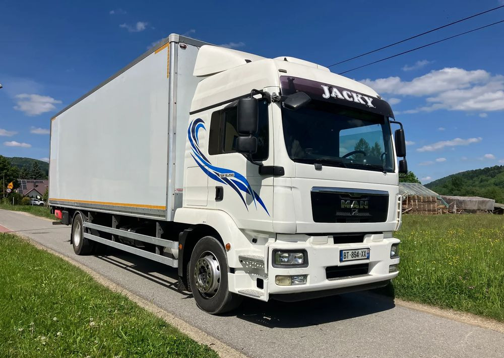 MAN MAN TGM 18.290 KURIERKA KONTENER 20 PALET SYPIALKA - Camion fourgon: photos 2 MAN MAN TGM 18.290 KURIERKA KONTENER 20 PALET SYPIALKA - Camion fourgon: photos 2
