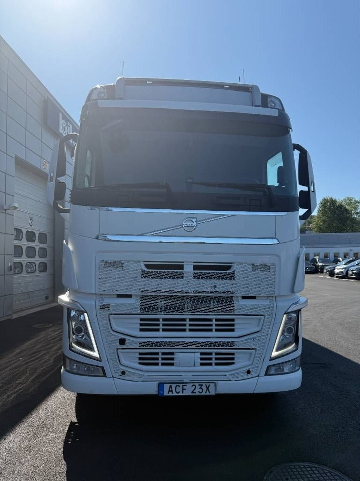 Volvo FH 540 6x2 - Camion fourgon: photos 2 Volvo FH 540 6x2 - Camion fourgon: photos 2
