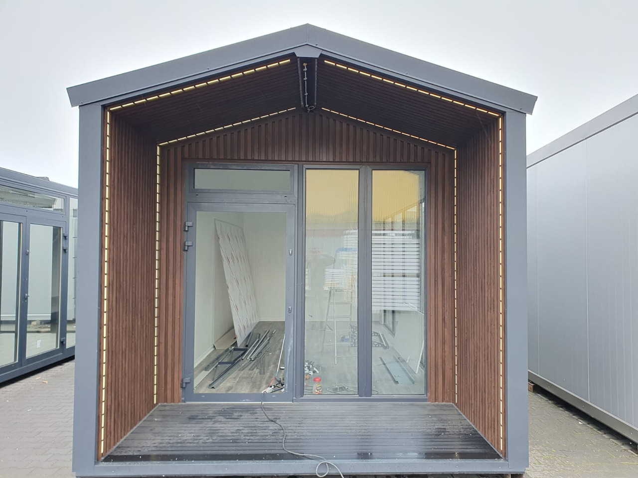 IDEX Premium Commercial Container Unit – Modern, Durable & Ready to Customize! Container with Terrace - Carrosserie interchangeable/ Conteneur: photos 3 IDEX Premium Commercial Container Unit – Modern, Durable & Ready to Customize! Container with Terrace - Carrosserie interchangeable/ Conteneur: photos 3