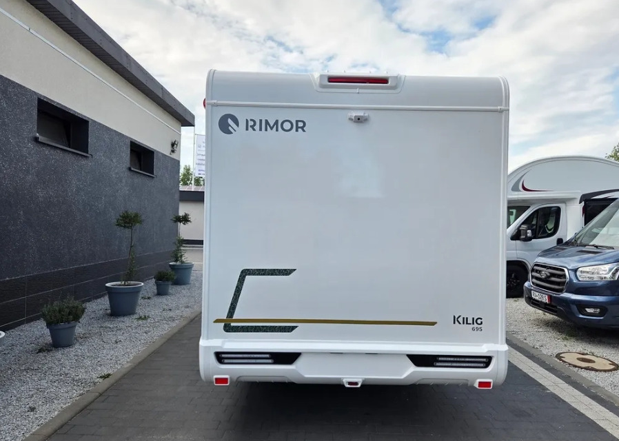 RIMOR Rimor KILIG 695 NEW Retrofitted 5-Passenger Winterized Camera Navigation - Fourgon aménagé: photos 4 RIMOR Rimor KILIG 695 NEW Retrofitted 5-Passenger Winterized Camera Navigation - Fourgon aménagé: photos 4