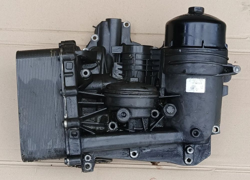 DAF XF 106 EURO 6 MX13 PODSTAWA FILTRA CHŁODNICY OLEJU - Radiateur d'huile pour Camion: photos 1 DAF XF 106 EURO 6 MX13 PODSTAWA FILTRA CHŁODNICY OLEJU - Radiateur d'huile pour Camion: photos 1