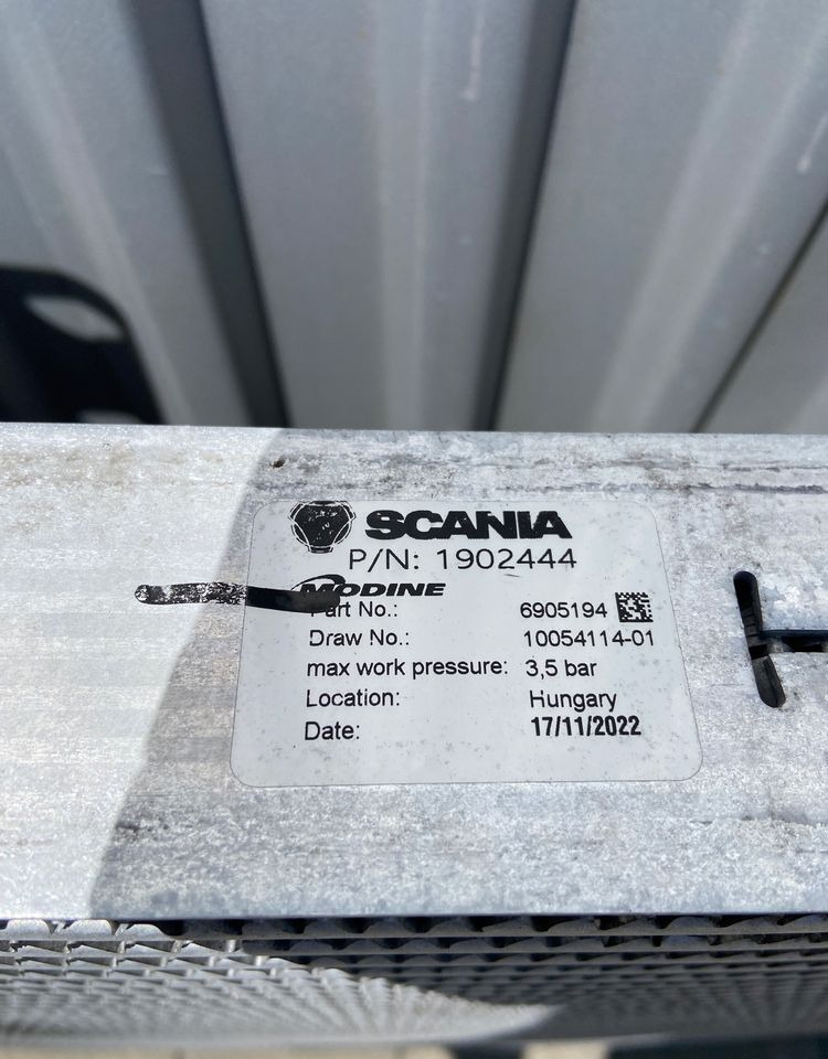 Intercooler Scania G euro 6 chłodnica powietrza 1902444 - Intercooler pour Camion: photos 3 Intercooler Scania G euro 6 chłodnica powietrza 1902444 - Intercooler pour Camion: photos 3