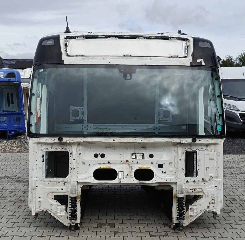 KABINA VOLVO FH4 - Cabine pour Camion: photos 1 KABINA VOLVO FH4 - Cabine pour Camion: photos 1