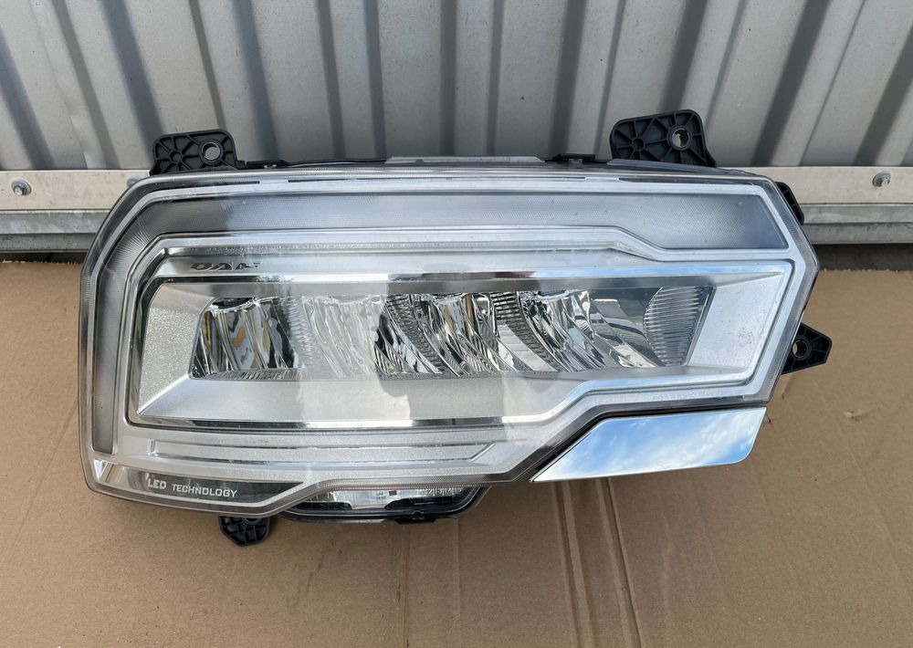 Lamp LED DAF XG XG+ XF prawa reflektor oryginał - Lumière/ Éclairage pour Camion: photos 1 Lamp LED DAF XG XG+ XF prawa reflektor oryginał - Lumière/ Éclairage pour Camion: photos 1