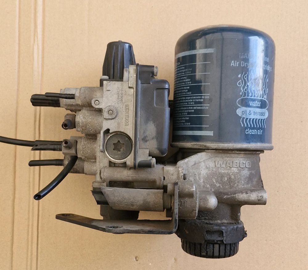 MAN TG3 TGX APS OSUSZACZ POWIETRZA 81.AC216-9110 - Compresseur pour Camion: photos 1 MAN TG3 TGX APS OSUSZACZ POWIETRZA 81.AC216-9110 - Compresseur pour Camion: photos 1