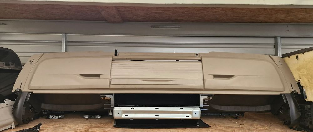 MAN TG3 TGX KONSOLA PÓŁKA GÓRNA 81.63903-0476 - Cabine et intérieur: photos 1 MAN TG3 TGX KONSOLA PÓŁKA GÓRNA 81.63903-0476 - Cabine et intérieur: photos 1