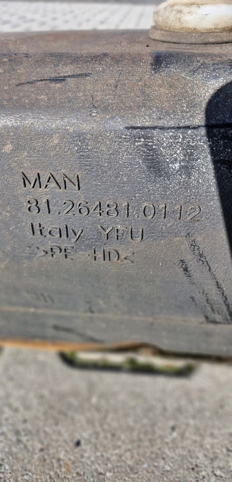 MAN TG3 TGX TGS ZBIORNICZEK PŁYNU DO SPRYSKIWACZY 81.26481.0112 - Essuie-glace pour Camion: photos 2 MAN TG3 TGX TGS ZBIORNICZEK PŁYNU DO SPRYSKIWACZY 81.26481.0112 - Essuie-glace pour Camion: photos 2