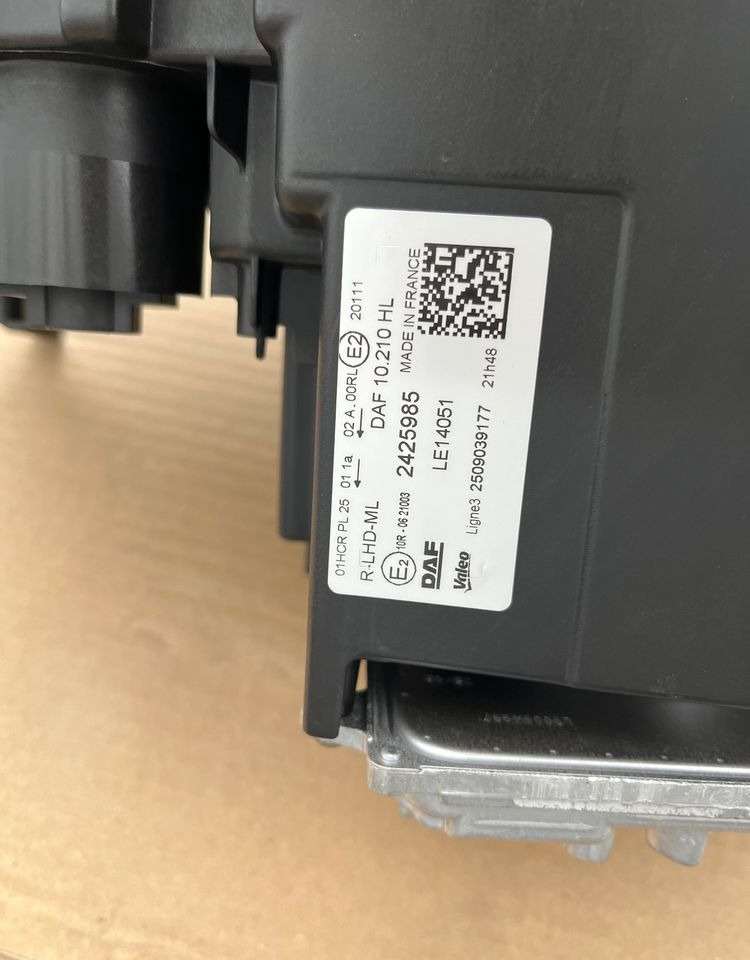 NOWE lampy LED DAF XG XG+ XF reflektor oryginał lampa NOWA - Lumière/ Éclairage pour Camion: photos 2 NOWE lampy LED DAF XG XG+ XF reflektor oryginał lampa NOWA - Lumière/ Éclairage pour Camion: photos 2