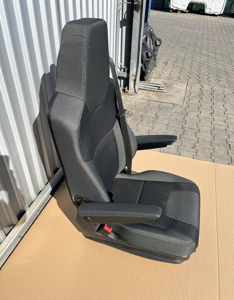 NOWY Fotel kierowcy MAN TG3 TGX nowy model siedzenie lewe - Cabine et intérieur pour Camion: photos 3 NOWY Fotel kierowcy MAN TG3 TGX nowy model siedzenie lewe - Cabine et intérieur pour Camion: photos 3