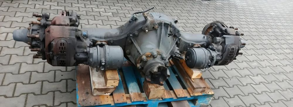 SCANIA R S MOST TYLNY KOMPLETNY DYFERENCJAŁ R753 2.35 2823222 - Essieu arrière pour Camion: photos 1 SCANIA R S MOST TYLNY KOMPLETNY DYFERENCJAŁ R753 2.35 2823222 - Essieu arrière pour Camion: photos 1