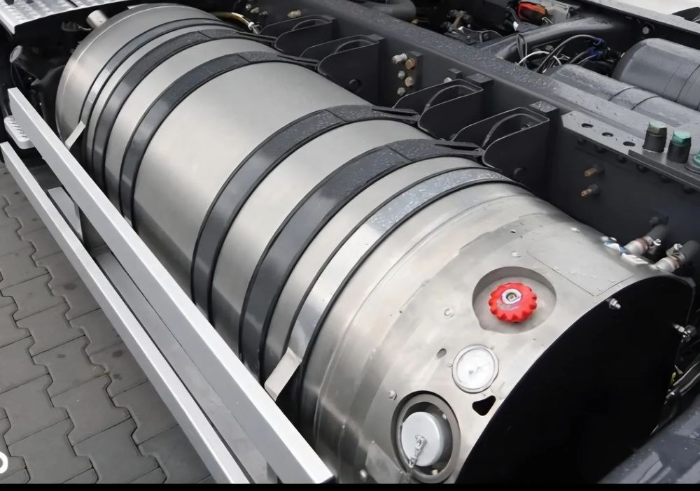 SCANIA R S ZBIORNIK LNG - Réservoir de carburant: photos 1 SCANIA R S ZBIORNIK LNG - Réservoir de carburant: photos 1