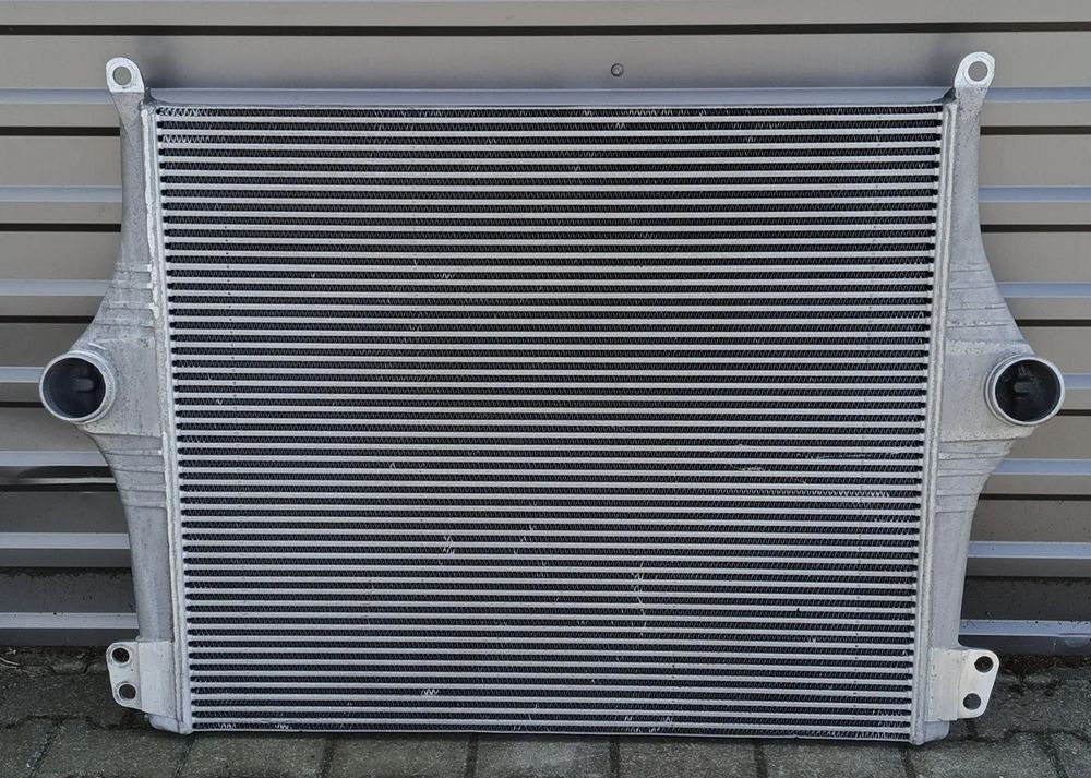 Scania S CHŁODNICA POWIETRZA INTERCOOLER 2433151 - Intercooler pour Camion: photos 1 Scania S CHŁODNICA POWIETRZA INTERCOOLER 2433151 - Intercooler pour Camion: photos 1