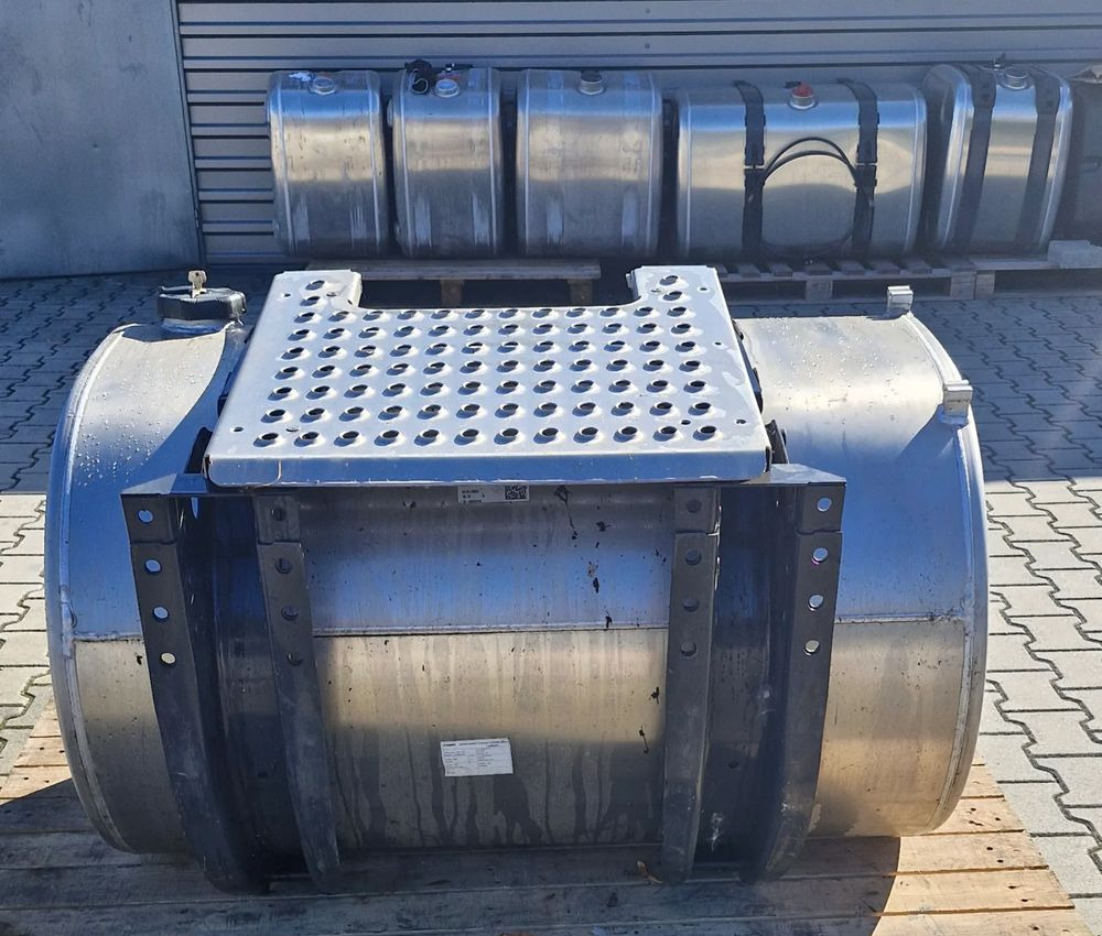 VOLVO FH4 FH5 RENAULT GAMA T ZBIORNIK PALIWA 480L - Réservoir de carburant pour Camion: photos 4 VOLVO FH4 FH5 RENAULT GAMA T ZBIORNIK PALIWA 480L - Réservoir de carburant pour Camion: photos 4