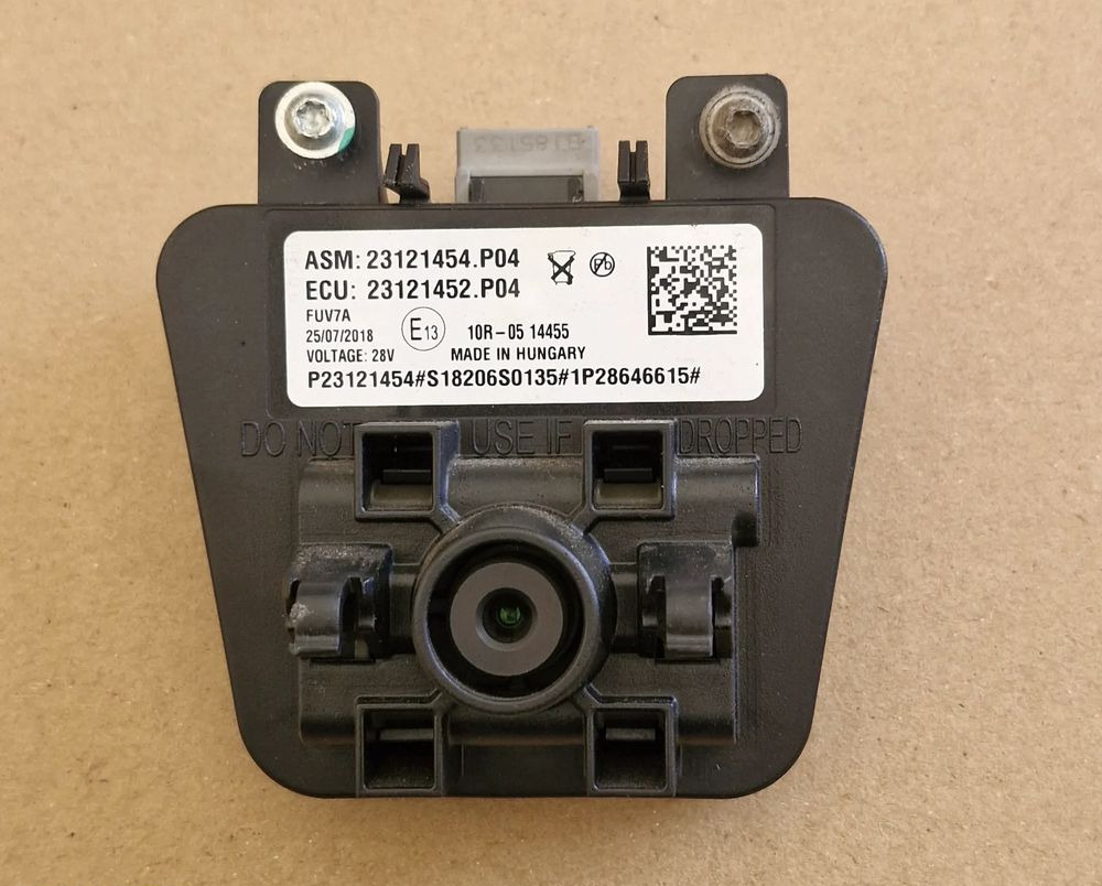 VOLVO FH4 KAMERA RADAR 23121454.P04 - Cabine et intérieur: photos 1 VOLVO FH4 KAMERA RADAR 23121454.P04 - Cabine et intérieur: photos 1