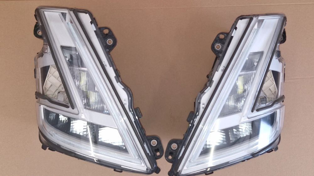VOLVO FH5 LAMPA PRZEDNIA FULL LED 23752680 23752678 24056515 - Feu avant pour Camion: photos 1 VOLVO FH5 LAMPA PRZEDNIA FULL LED 23752680 23752678 24056515 - Feu avant pour Camion: photos 1