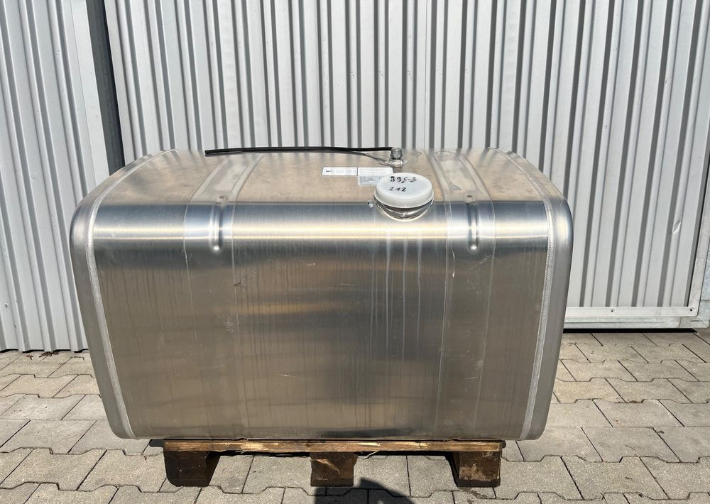 Zbiornik paliwa MAN TGX TGS 370 litrów bak - Réservoir de carburant pour Camion: photos 1 Zbiornik paliwa MAN TGX TGS 370 litrów bak - Réservoir de carburant pour Camion: photos 1