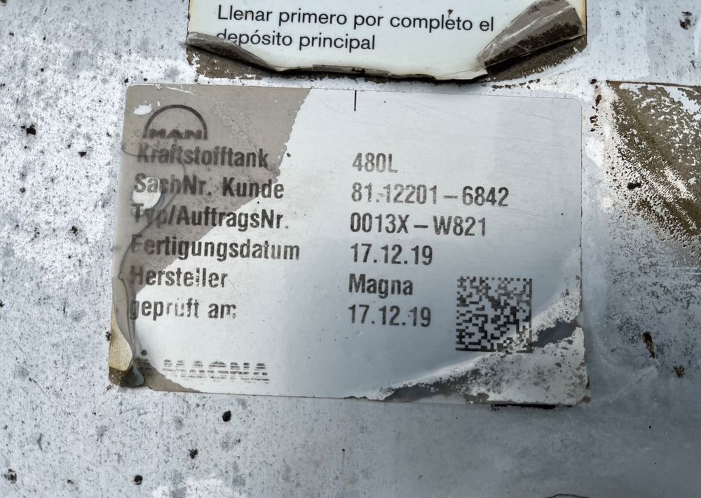 Zbiornik paliwa MAN TGX TGS 480 litrów bak - Préparation du carburant pour Camion: photos 5 Zbiornik paliwa MAN TGX TGS 480 litrów bak - Préparation du carburant pour Camion: photos 5