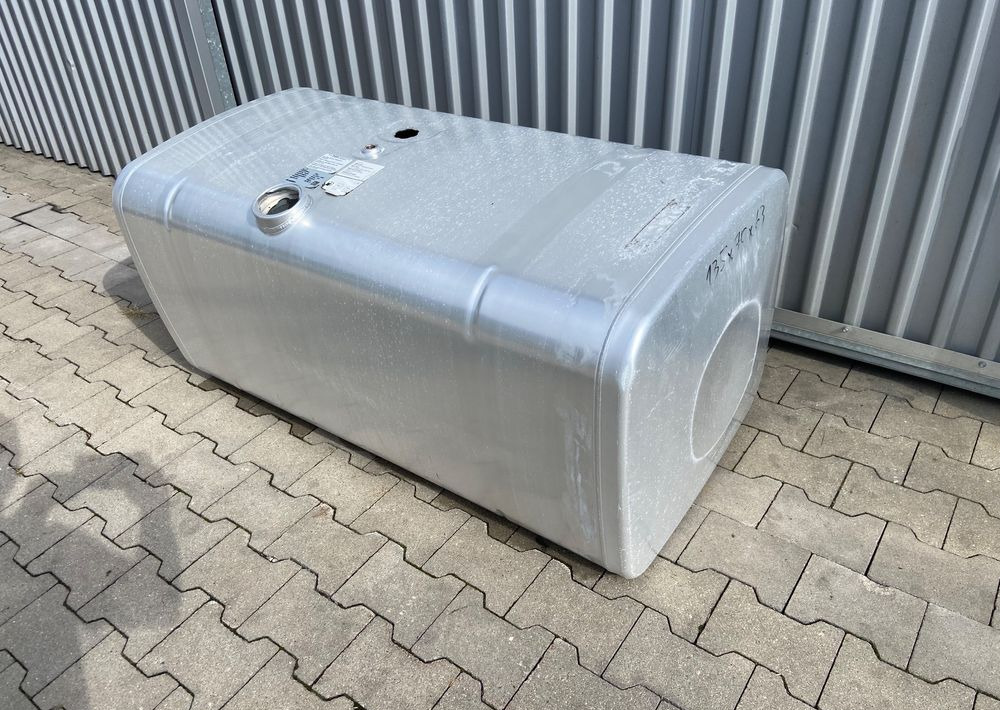 Zbiornik paliwa MAN TGX TGS 490 litrów bak - Réservoir de carburant pour Camion: photos 2 Zbiornik paliwa MAN TGX TGS 490 litrów bak - Réservoir de carburant pour Camion: photos 2