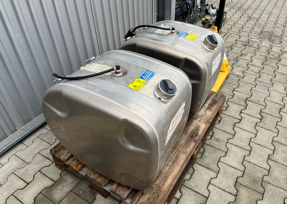 Zbiornik paliwa Scania R S 165 L 2600650 bak NGS NGR - Réservoir de carburant pour Camion: photos 3 Zbiornik paliwa Scania R S 165 L 2600650 bak NGS NGR - Réservoir de carburant pour Camion: photos 3