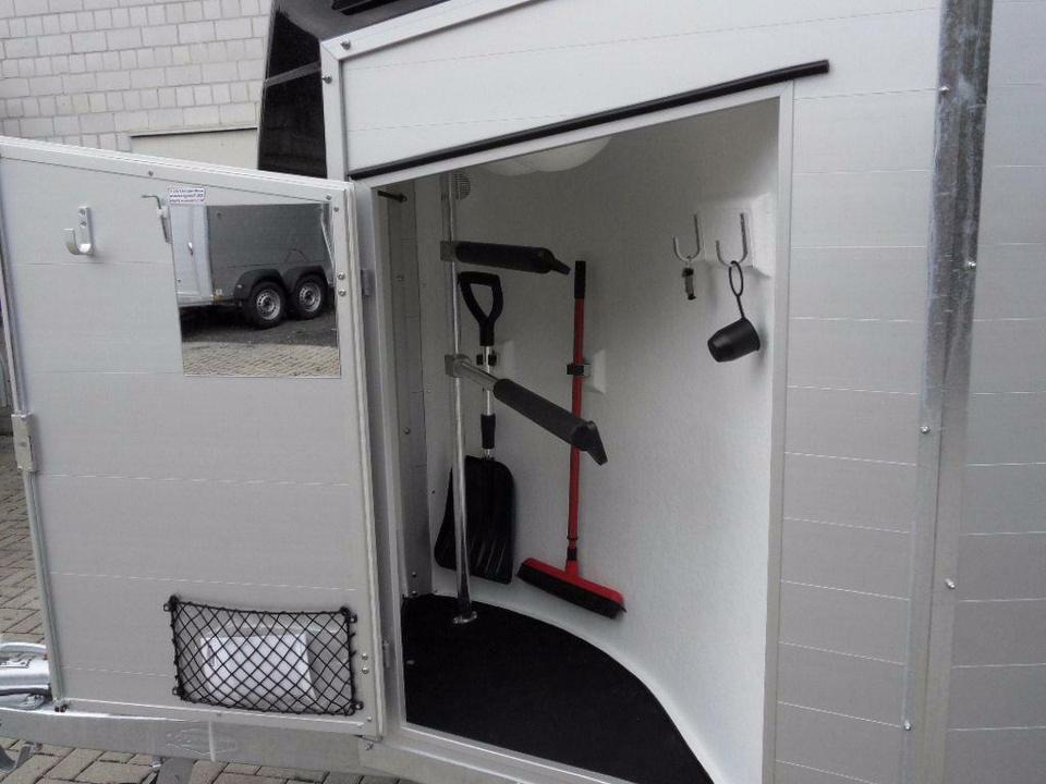 Böckmann Pferdeanhänger Champion R, Alub., 100 km/h - Van chevaux: photos 2 Böckmann Pferdeanhänger Champion R, Alub., 100 km/h - Van chevaux: photos 2