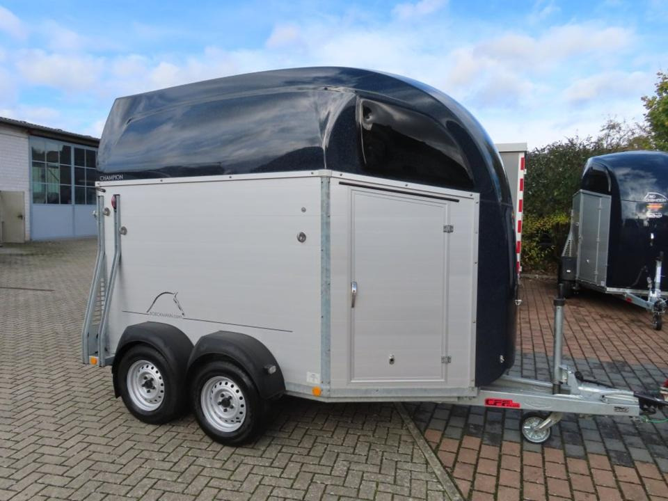 Böckmann Pferdeanhänger Champion R, Alub., 100 km/h - Van chevaux: photos 2 Böckmann Pferdeanhänger Champion R, Alub., 100 km/h - Van chevaux: photos 2