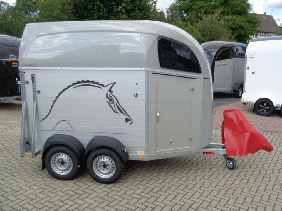 Böckmann Pferdeanhänger Champion R Sattelkammer Aluboden - Van chevaux: photos 2 Böckmann Pferdeanhänger Champion R Sattelkammer Aluboden - Van chevaux: photos 2