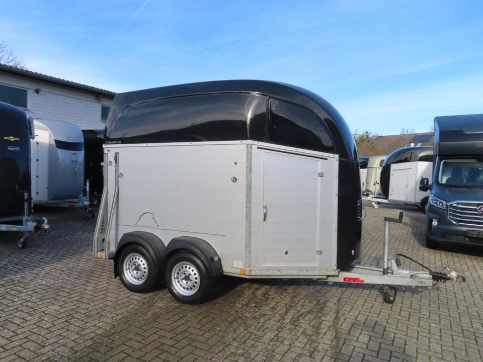 Böckmann, Pferdeanhänger, Champion R, top, SaKa. 100 km/h - Van chevaux: photos 2 Böckmann, Pferdeanhänger, Champion R, top, SaKa. 100 km/h - Van chevaux: photos 2