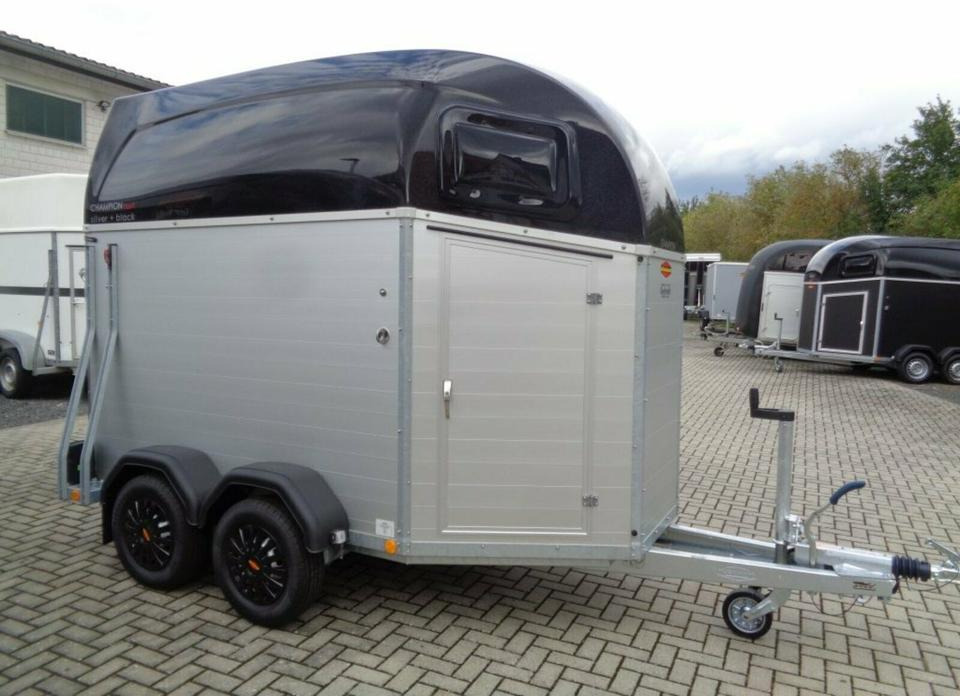 Böckmann Pferdeanhänger Champion Sattelkammer - Van chevaux: photos 2 Böckmann Pferdeanhänger Champion Sattelkammer - Van chevaux: photos 2