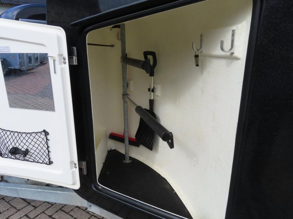 Böckmann Pferdeanhänger, Comfort, Alub. Sattelk. 100 km/h, top - Van chevaux: photos 3 Böckmann Pferdeanhänger, Comfort, Alub. Sattelk. 100 km/h, top - Van chevaux: photos 3