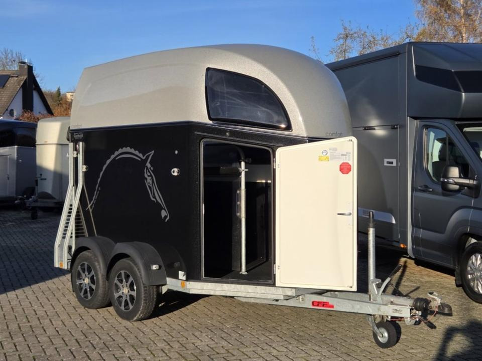 Böckmann Pferdeanhänger, Comfort, Alub. Sattelk. 100 km/h, top - Van chevaux: photos 2 Böckmann Pferdeanhänger, Comfort, Alub. Sattelk. 100 km/h, top - Van chevaux: photos 2