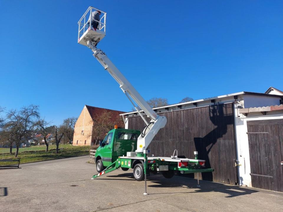 Mercedes Wumag Arbeitsbühne Hubsteiger Hebebühne 3,5t 22m - Camion avec nacelle: photos 4 Mercedes Wumag Arbeitsbühne Hubsteiger Hebebühne 3,5t 22m - Camion avec nacelle: photos 4