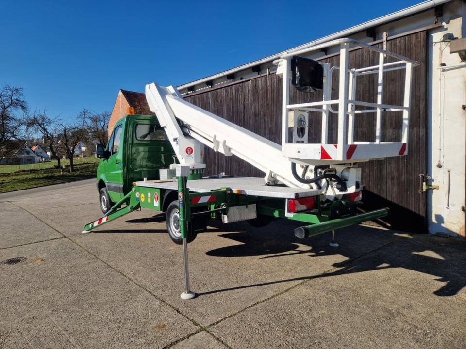 Mercedes Wumag Arbeitsbühne Hubsteiger Hebebühne 3,5t 22m - Camion avec nacelle: photos 5 Mercedes Wumag Arbeitsbühne Hubsteiger Hebebühne 3,5t 22m - Camion avec nacelle: photos 5
