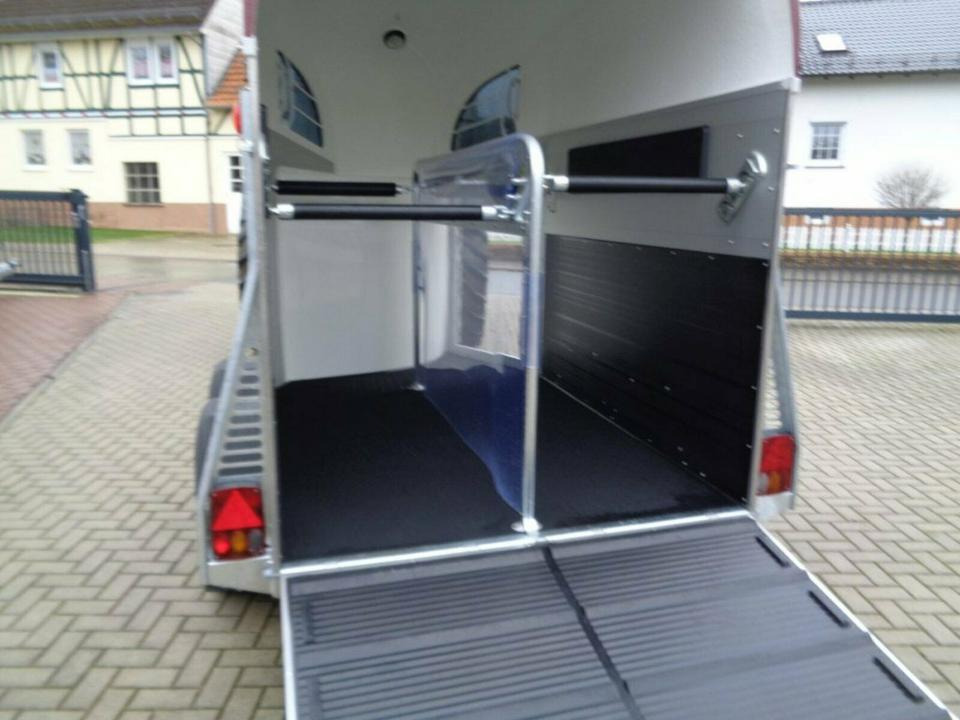 Pferdeanhänger Champion R, SaKa. 100 km/h - Van chevaux: photos 5 Pferdeanhänger Champion R, SaKa. 100 km/h - Van chevaux: photos 5