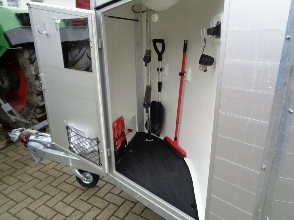 Pferdeanhänger Champion R, SaKa. 100 km/h - Van chevaux: photos 3 Pferdeanhänger Champion R, SaKa. 100 km/h - Van chevaux: photos 3