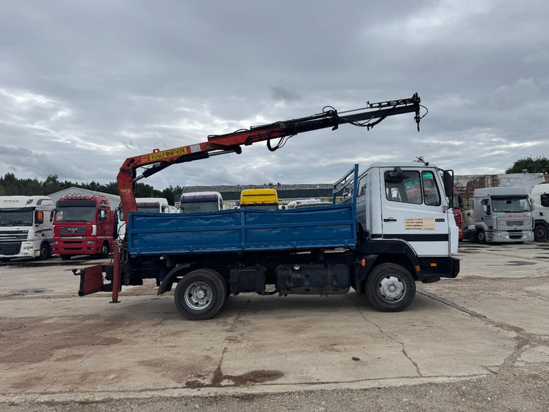 Mercedes-Benz SK 917 (STEEL SUSPENSION / PARLFINGER CRANE / AUXILIARY / 6 CYLINDER WITH MANUAL PUMP) - Camion benne, Camion grue: photos 4 Mercedes-Benz SK 917 (STEEL SUSPENSION / PARLFINGER CRANE / AUXILIARY / 6 CYLINDER WITH MANUAL PUMP) - Camion benne, Camion grue: photos 4